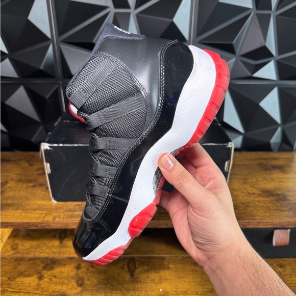 Jordan 11 Bred (2012) 7M/8.5W - Picture 5 of 8